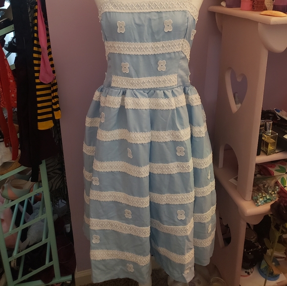 Sold! Unique Vintage Barbie Dress - Picture 5 of 10